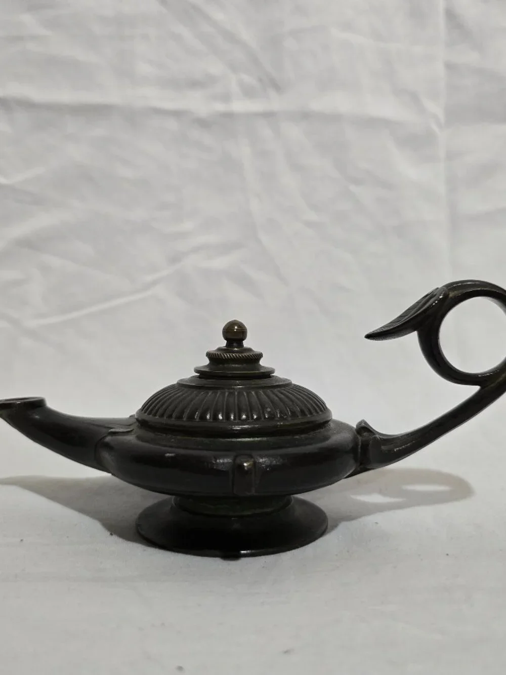 Antique Style Bronze Oil Lamp - Grand Tour Aladdin Style - Bronze
